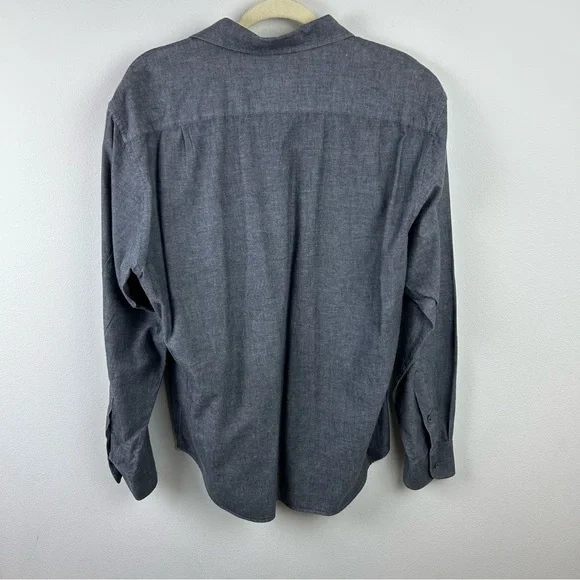 Bundle of long-sleeve Untuckit button down dress shirts size: XL - Picture 8 of 13